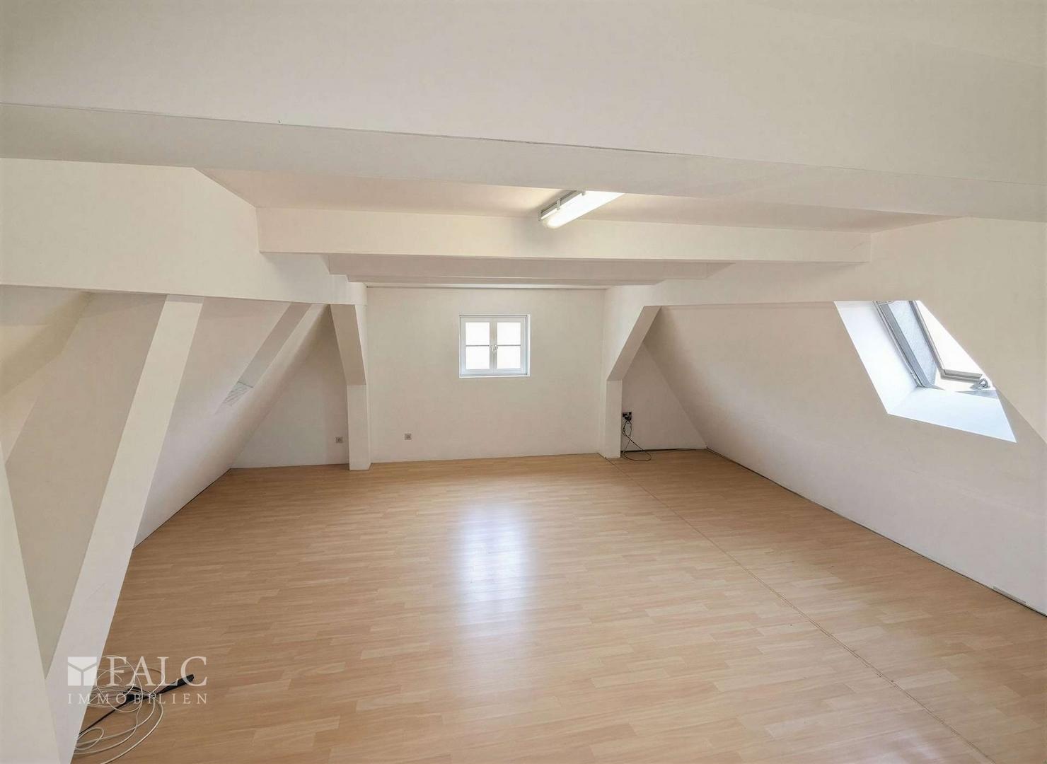 Wohnung 2 DG Büro I - (KI generiert)