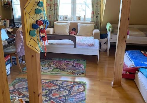 Kinderzimmer/ Büro mit Empore