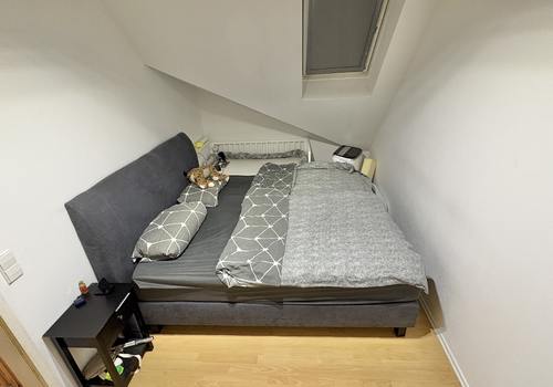 Zimmer DG mit Zugang zum Fitnessraum