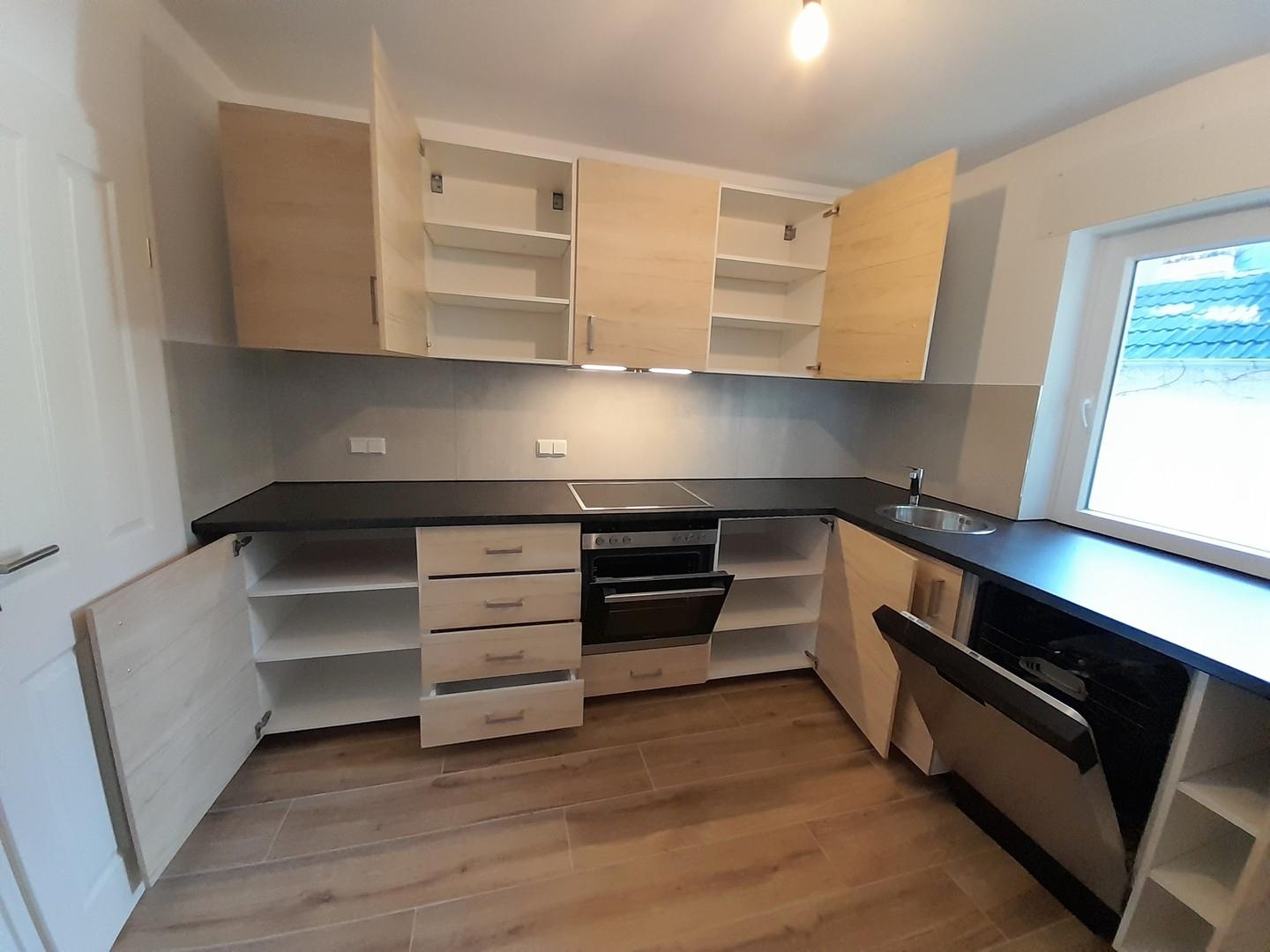 Küche mit Elektrogeräten