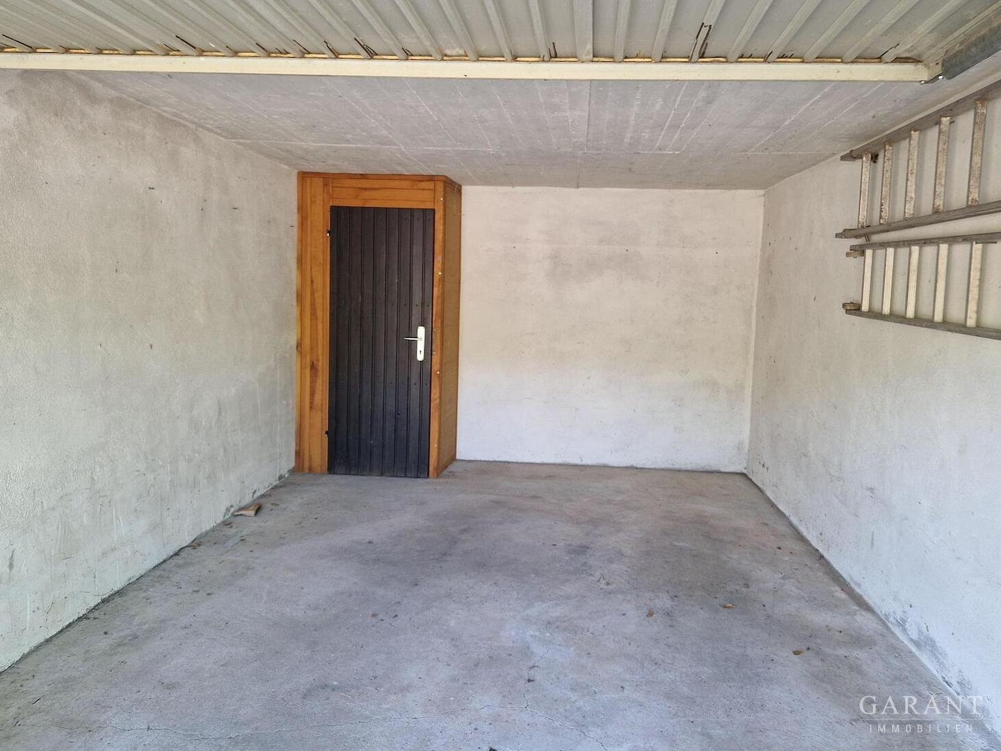 Garage 1 EG mit Zugang zum Weinkeller