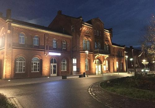 Stadtseite bei Nacht