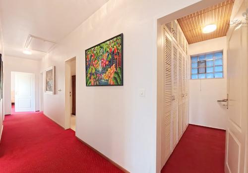 Flur mit Kellerzugang