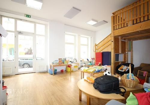 großer Gewerberaum Straßenseitig 