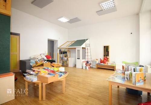 großer Gewerberaum Straßenseitig 2