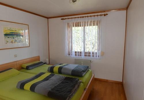 Schlafzimmer unten Bild 1