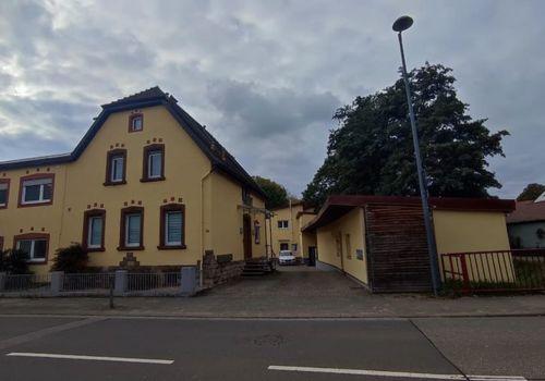 Haupthaus Straßenseite