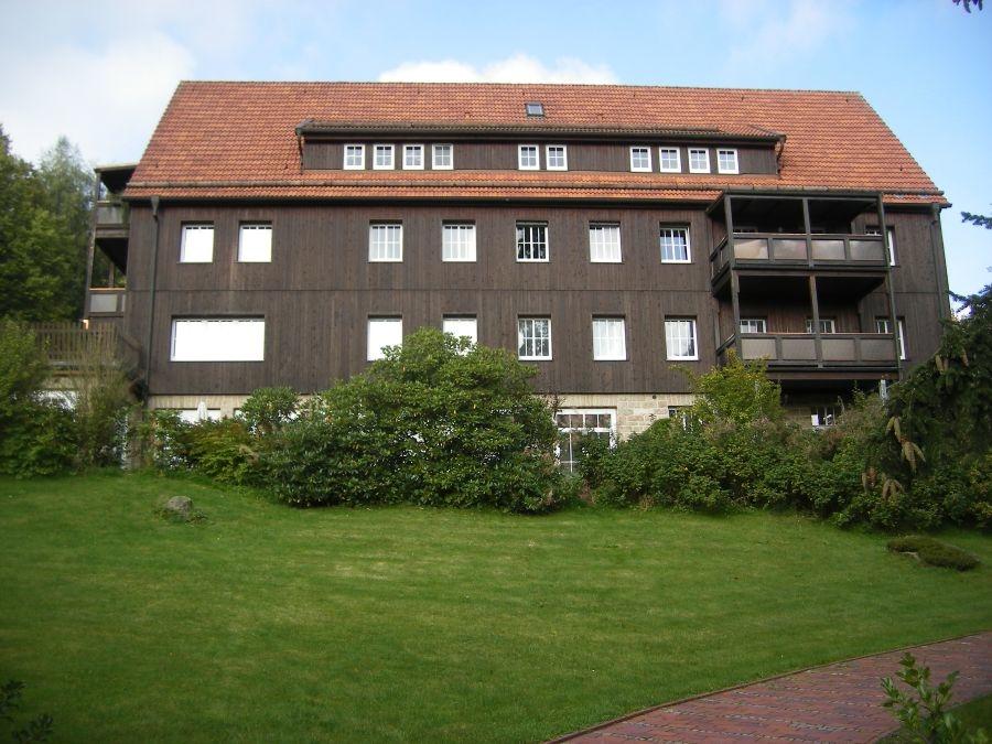 Sommeransicht Strasse