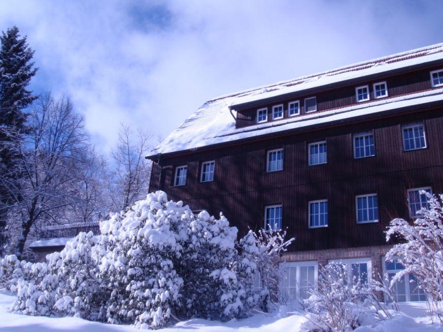 Winteransicht Strasse