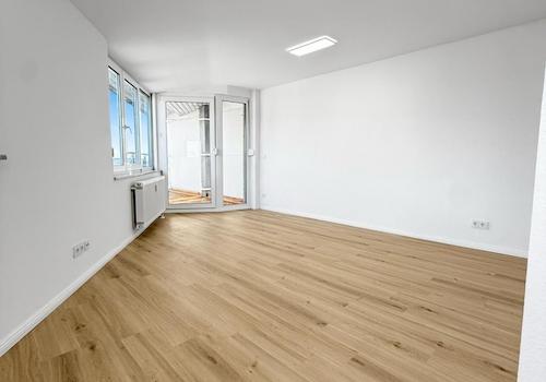 Wohnzimmer lichtdurchflutet