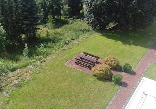 mit nutzbarer Sitzgruppe