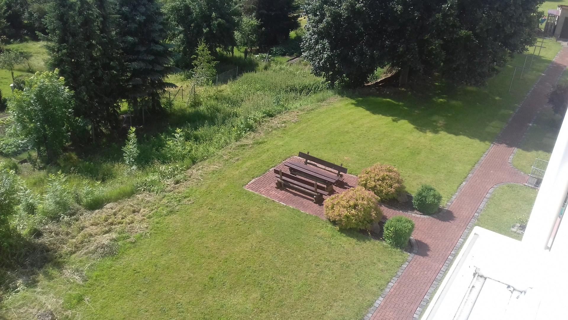 mit nutzbarer Sitzgruppe