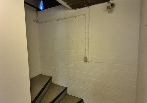 Treppe zum Kellergeschoss