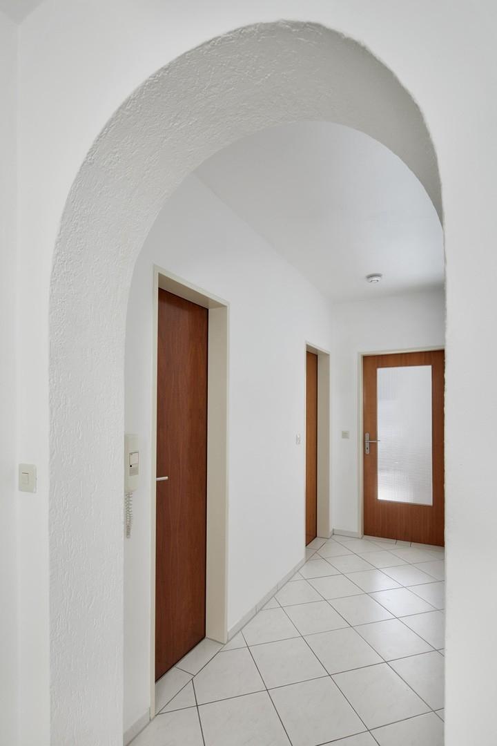 Diele mit Rundbogendurchgang