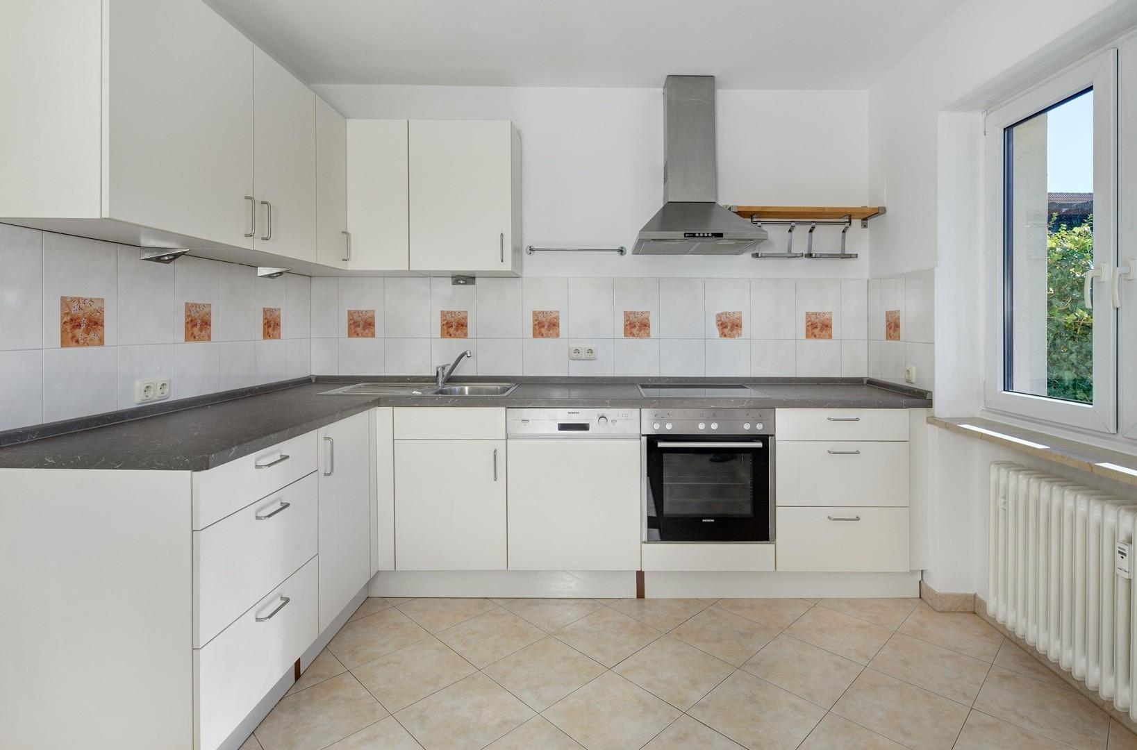 vollausgestattete Einbauküche