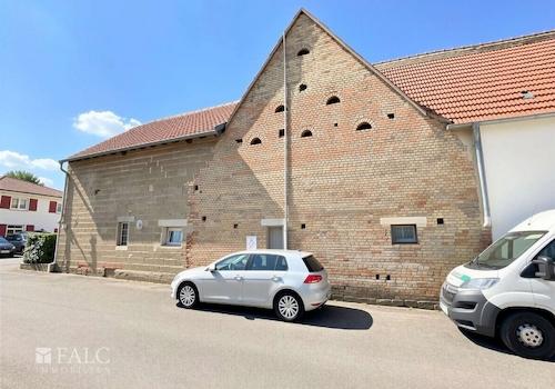 Seitenansicht Scheune - (KI generiert)