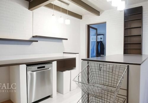 Küche, Leer (unmöbliert) - (KI generiert)