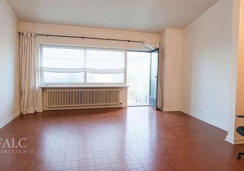 Wohnzimmer, Leer (unmöbliert) - (KI generiert)