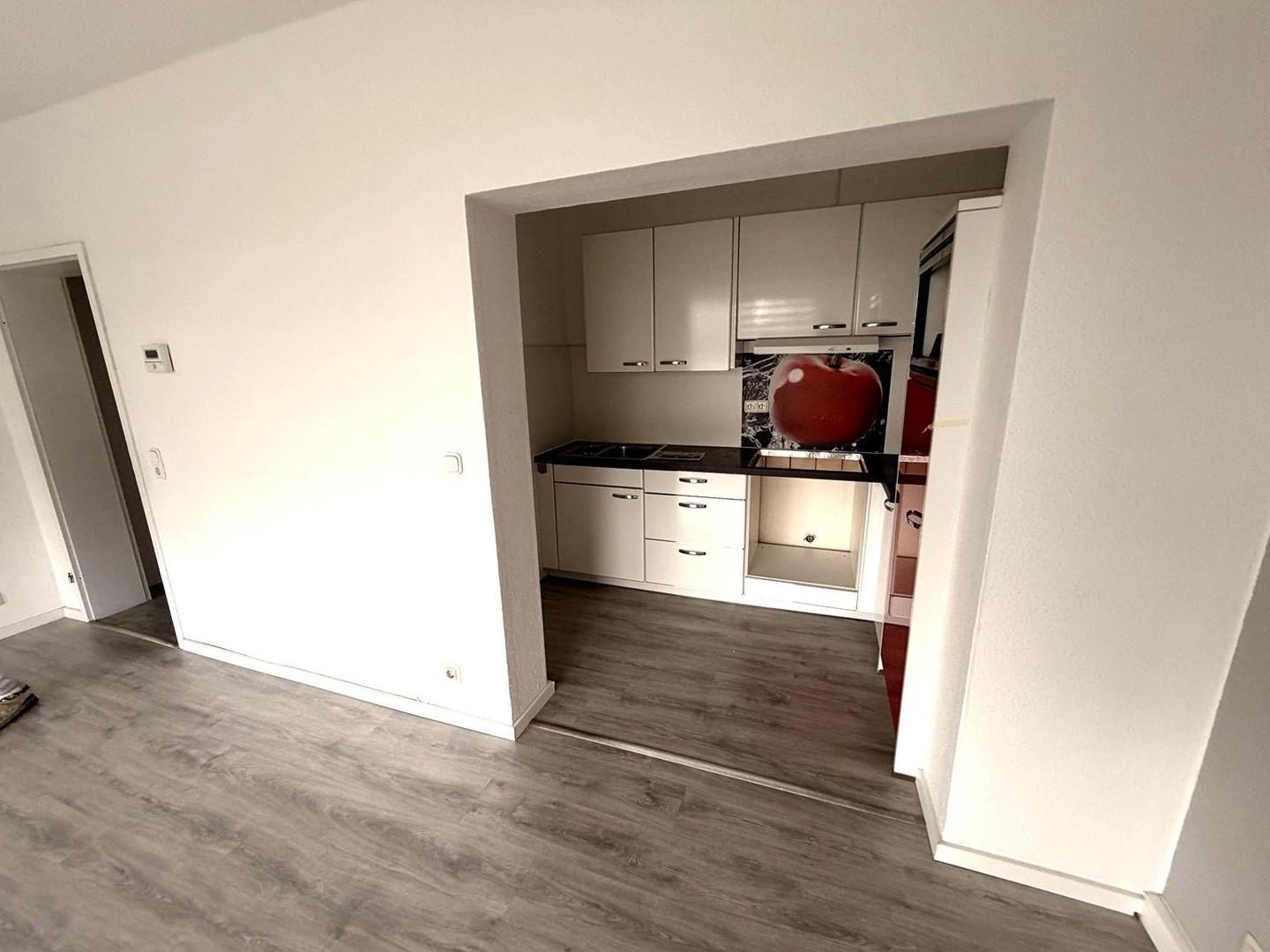 Wohnzimmer mit Küchennische