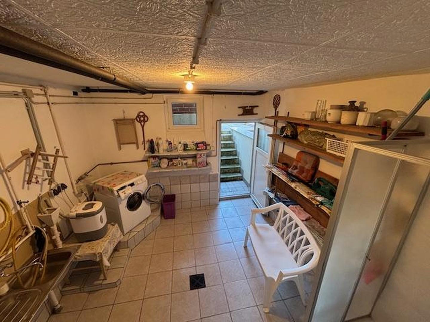 Kellerraum mit Gartausgang