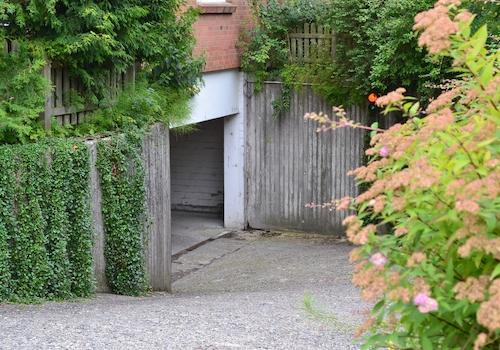 Tiefgaragen einfahrt