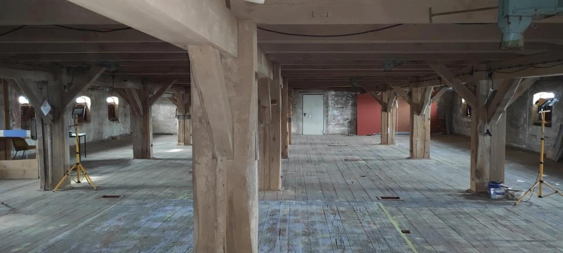 viel Platz f. Atelier/Loft etc