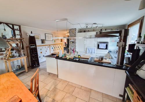 Essbereich mit offener Küche