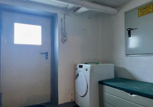Waschkeller mit Ausgang in den Garten