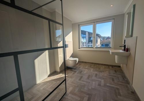 Großes Bad im Obegeschoss