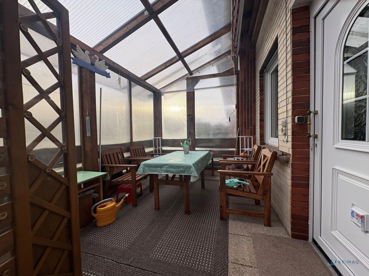 Sitzplatz vor dem Eingang