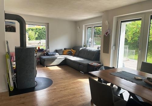 Lichtdurchfluteter Wohnbereich