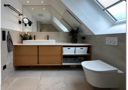 Badezimmer mit Badewanne