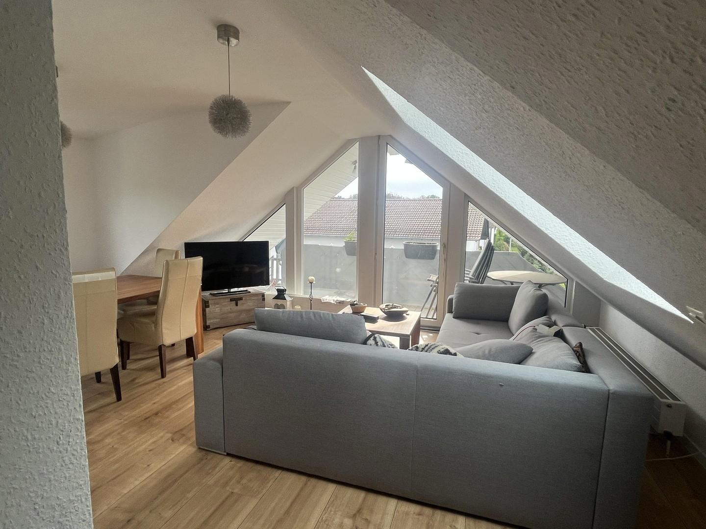 Wohnzimmer möbliert