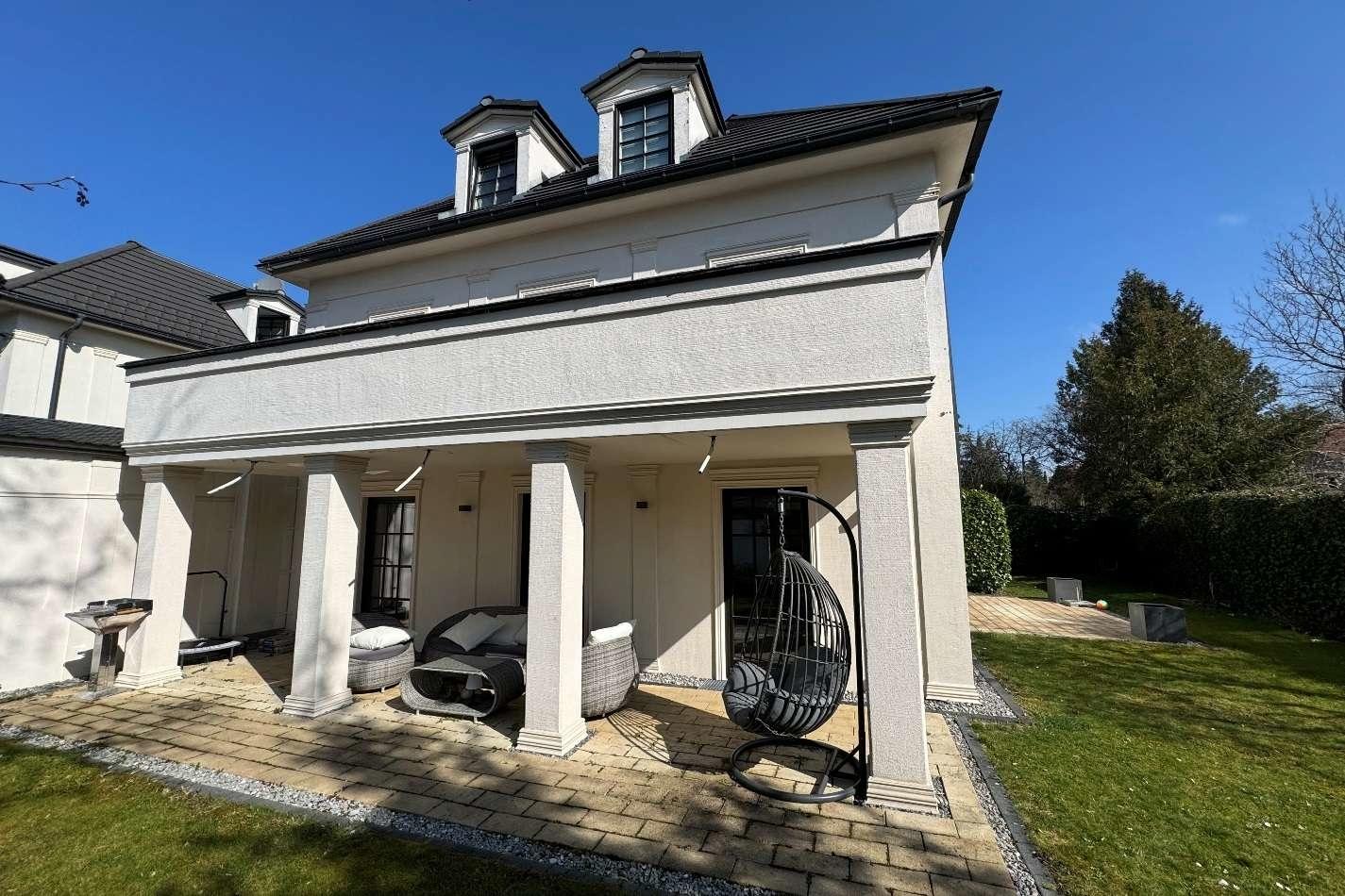 Blick auf die Terrasse und Garten