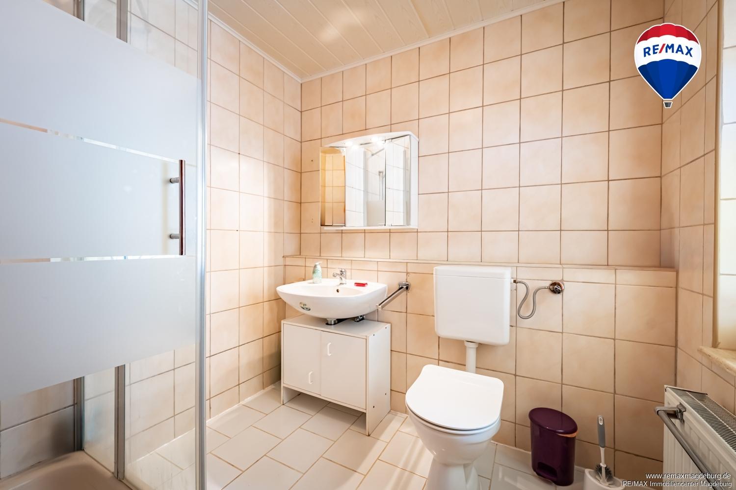 Bad mit Dusche EG