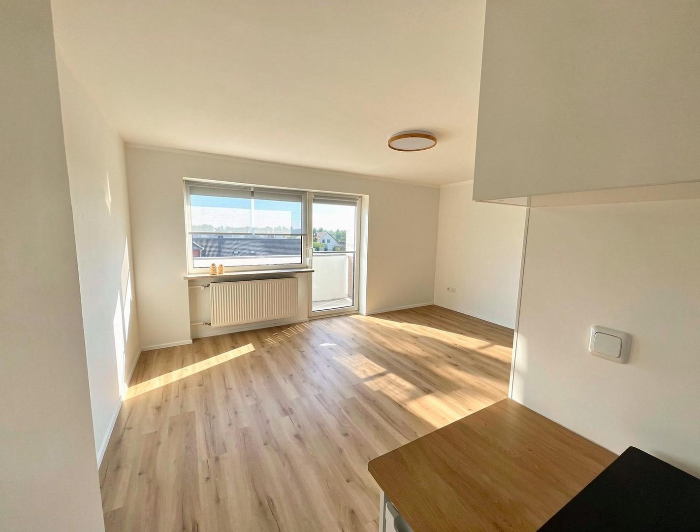 Blick Küche zum Balkon