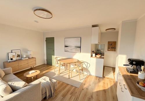 Studio - KI möbliert