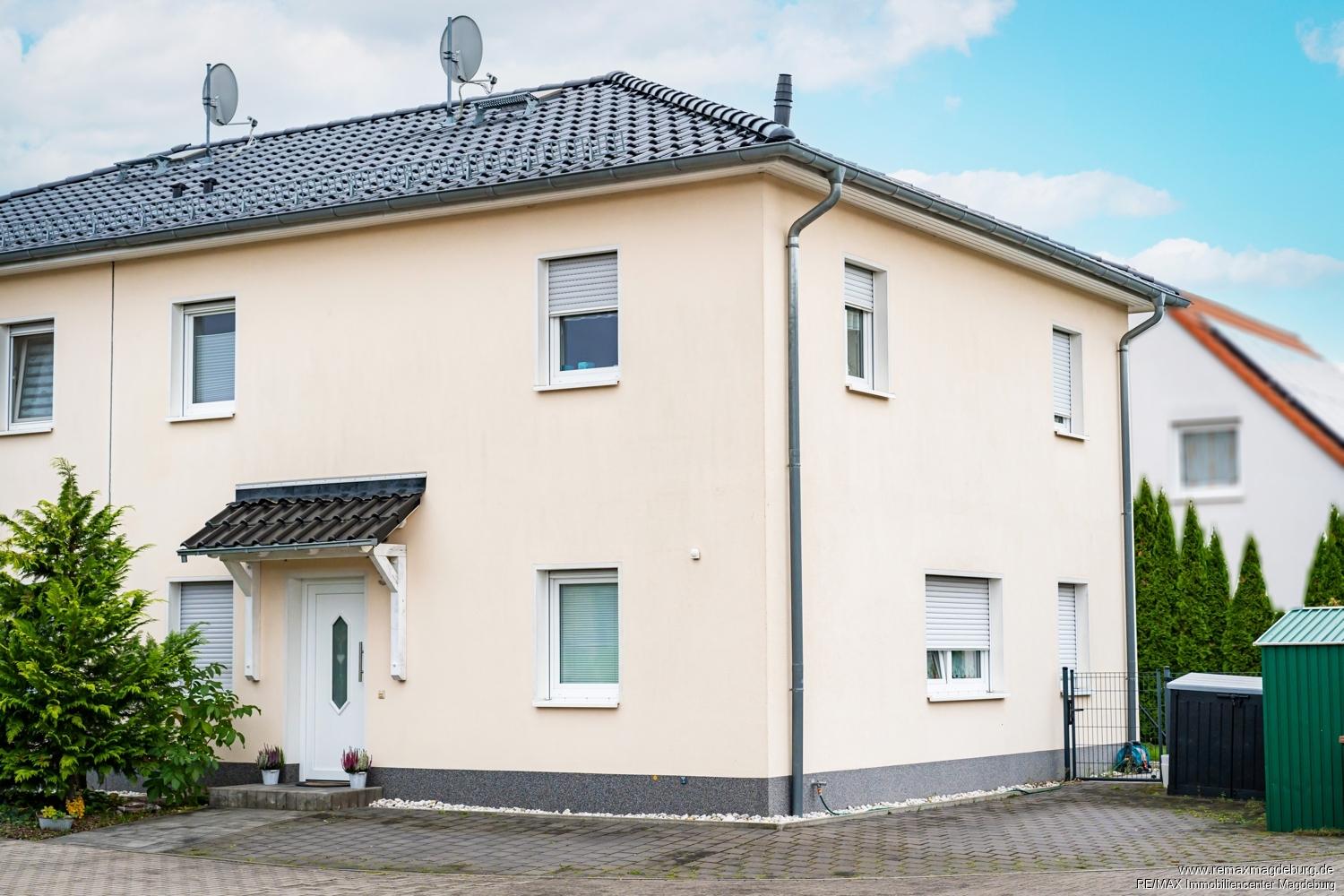 Doppelhaushälfte rechts