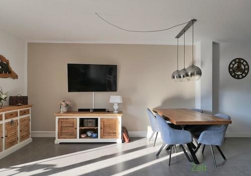 Esstisch im Wohnzimmer