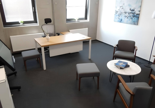 Einzelbüro im Besprechungsecke