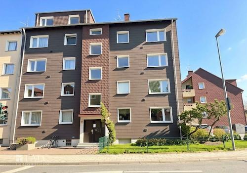 Vorderansicht Haus - (KI generiert)