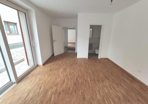 EG: Arbeitszimmer / Büro mit Garderobe und Gäste-WC Bild 3