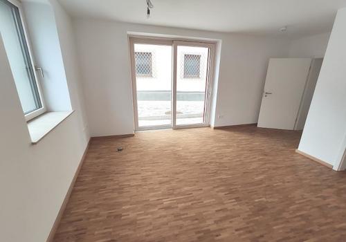 EG: Arbeitszimmer / Büro mit Garderobe und Gäste-WC Bild 4