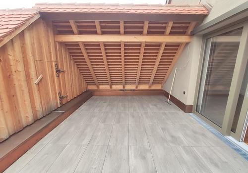 Teilweise überdachte Terrasse Bild 2