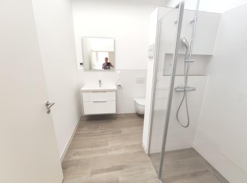 DG: Bad mit Dusche Bild 1