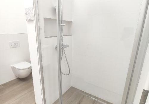 DG: Bad mit Dusche Bild 2