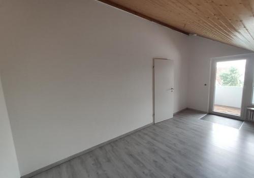 Kinder- /Arbeitszimmer mit Zugang zum zweiten Balkon Bild 4