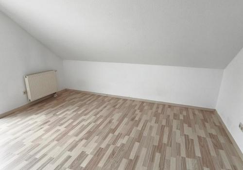 Elternschlafzimmer mit Zugang zum Balkon Bild 1