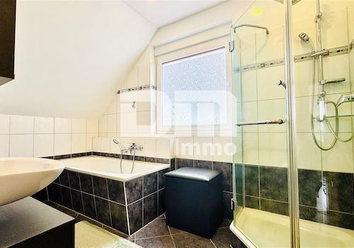 OG / DG Bad / Wanne / Dusche