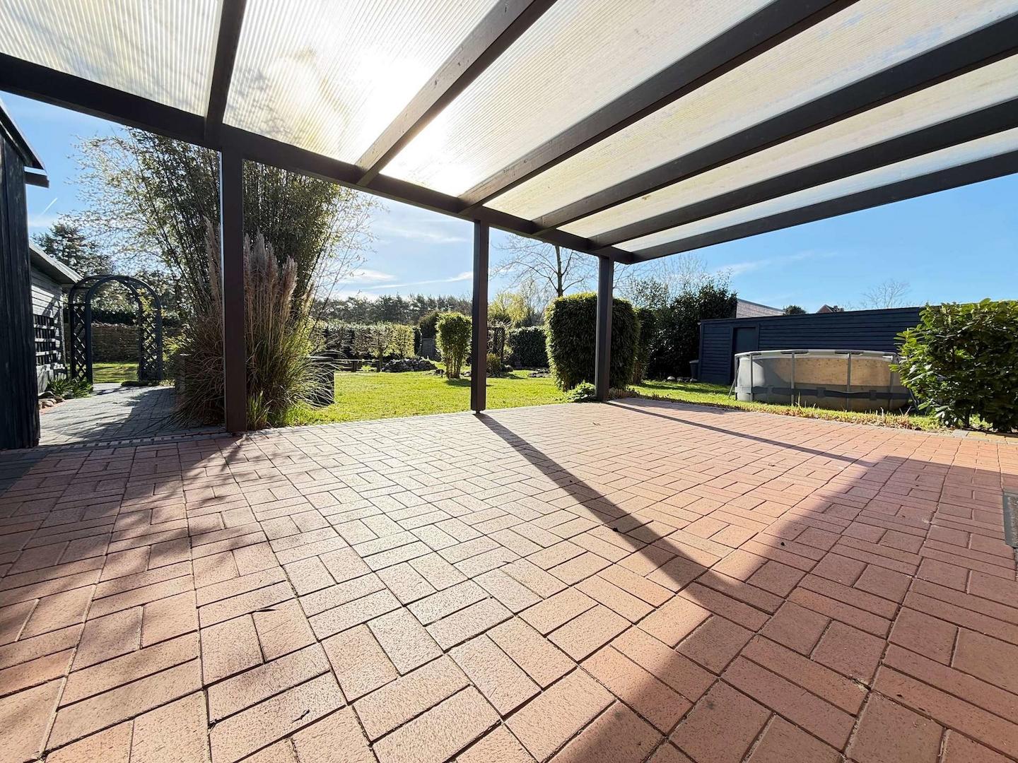 Überdachte Terrasse